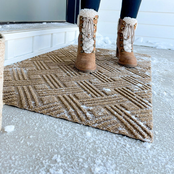 Classic Thatch Doormat for Snow / Winter - Tan 