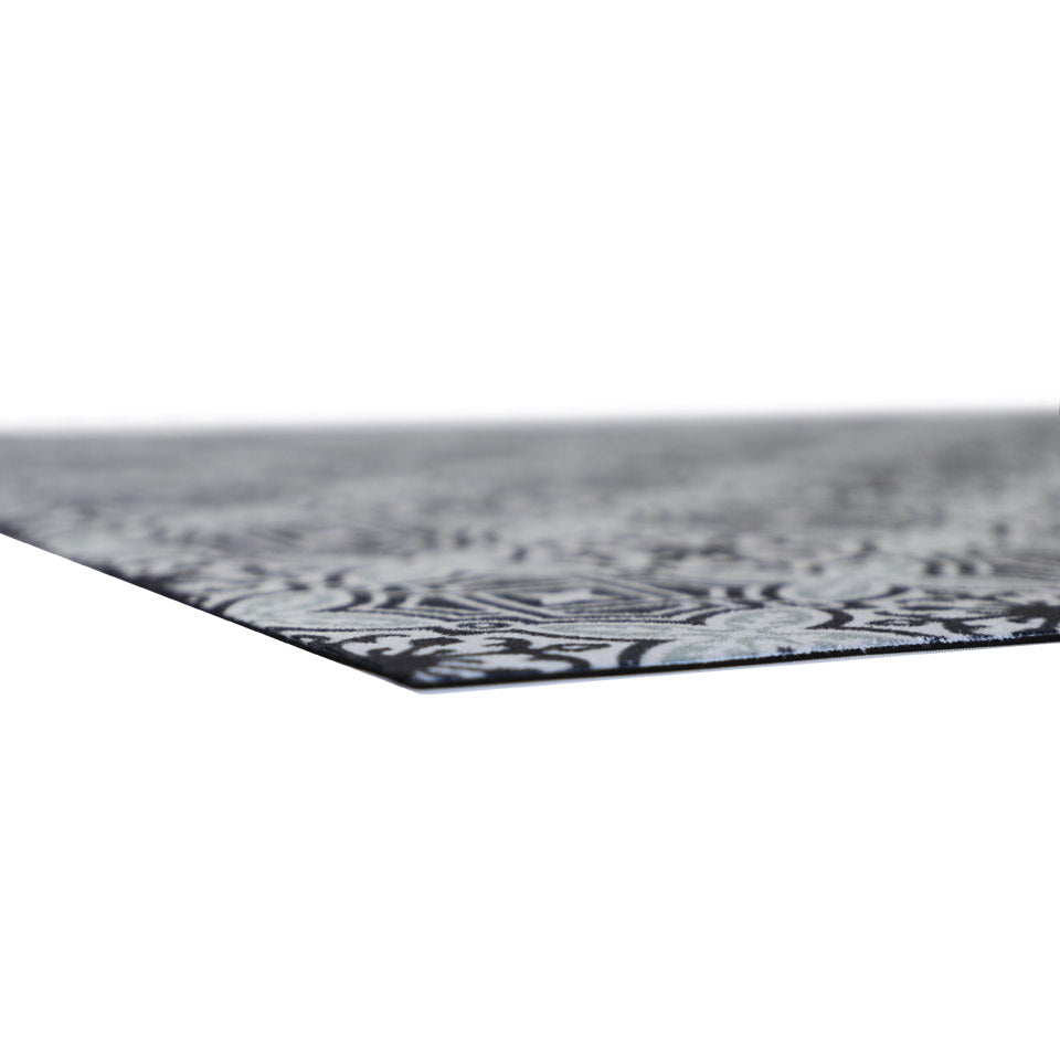 incredibly low-profile bat constructed of high quality rubber and soft-knitted fabric