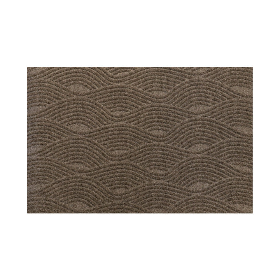 Organic lines creating a wave-like pattern on the Waves entrance doormat with bi-level non-shedding material in greige.