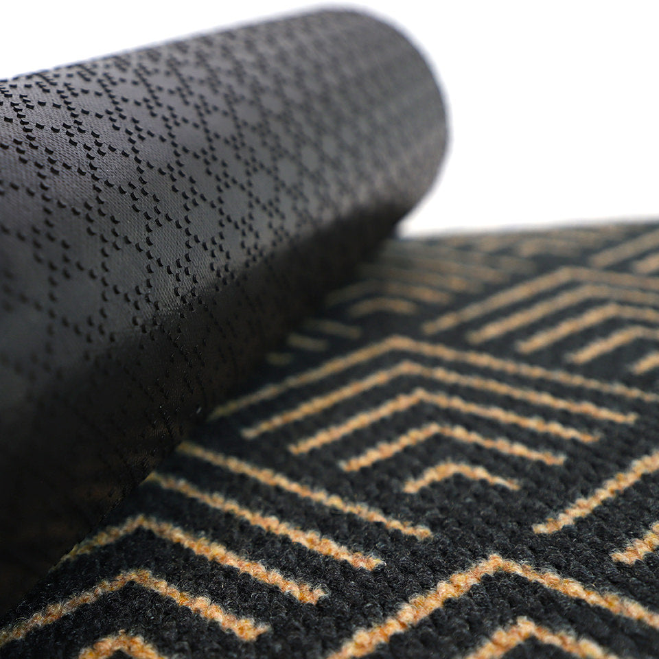 Rubber backing make this a durable doormat that will not rot.