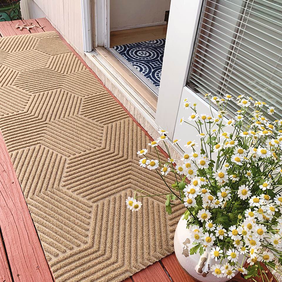 Zephyr double door doormat in gold wheat works in environments that experience rain, sleet, and snow. Perfect for any wet areas.