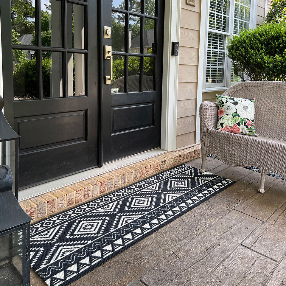 Southwestern double door mat is great at cleaning the bottom of shoes and boots while keeping your floors clean and safe. Perfect for any set of double doors or large front doors or entryways.Made in the USA with recycled materials.